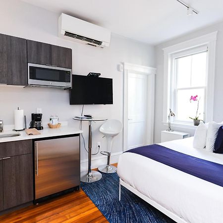 A Stylish Stay W/ A Queen Bed, Heated Floors.. #36 브루클라인 외부 사진