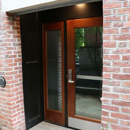 A Stylish Stay W/ A Queen Bed, Heated Floors.. #36 브루클라인 외부 사진