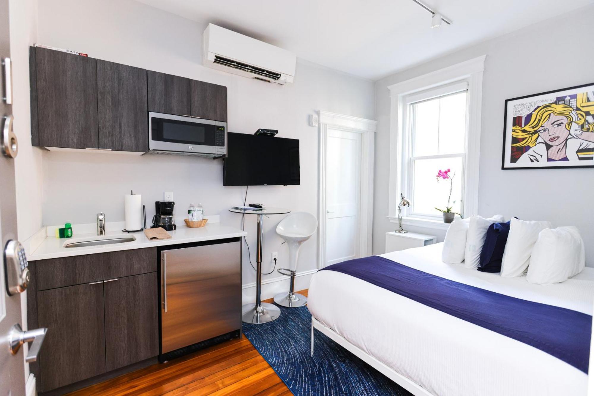 A Stylish Stay W/ A Queen Bed, Heated Floors.. #36 브루클라인 외부 사진