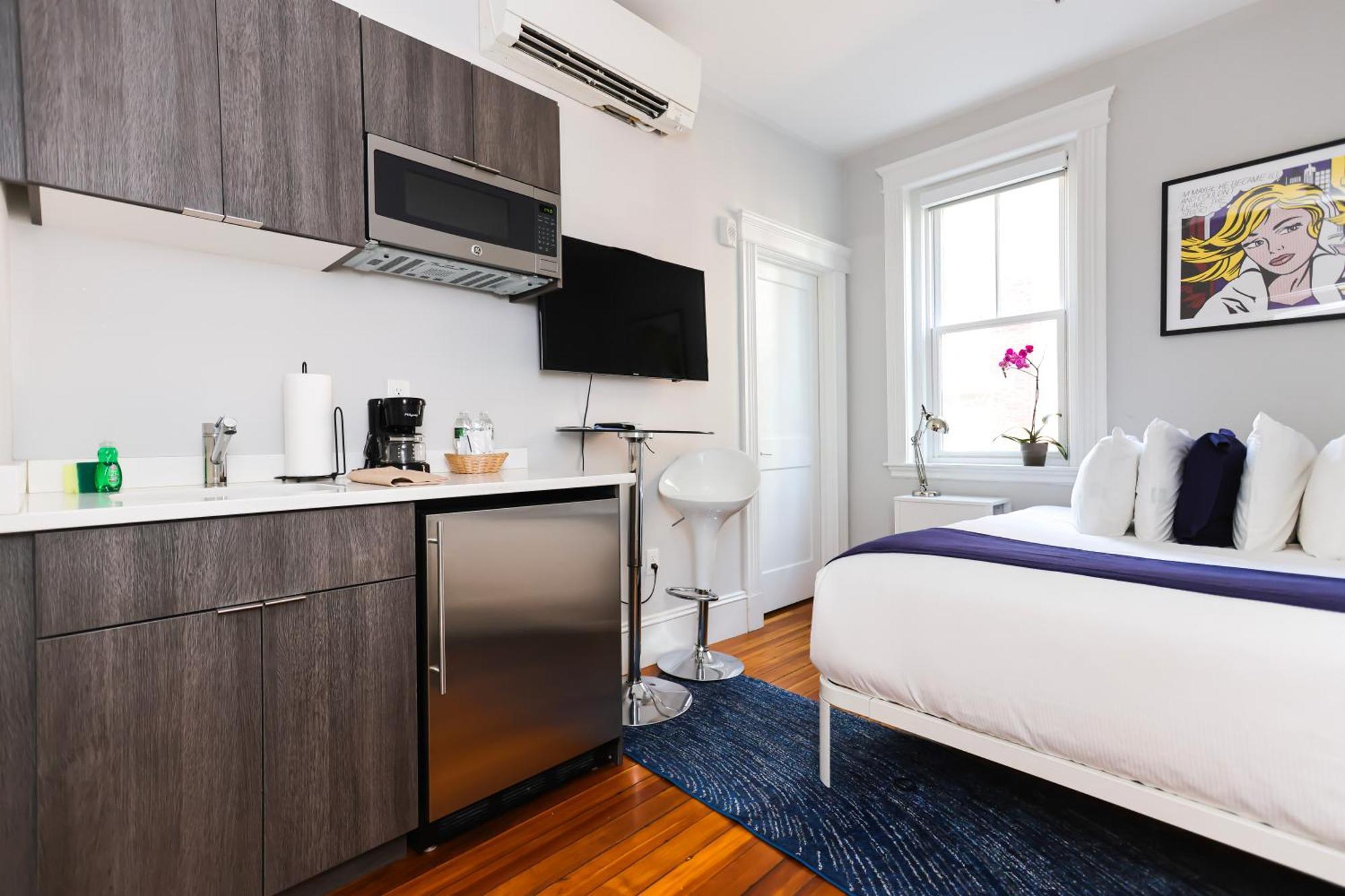 A Stylish Stay W/ A Queen Bed, Heated Floors.. #36 브루클라인 외부 사진