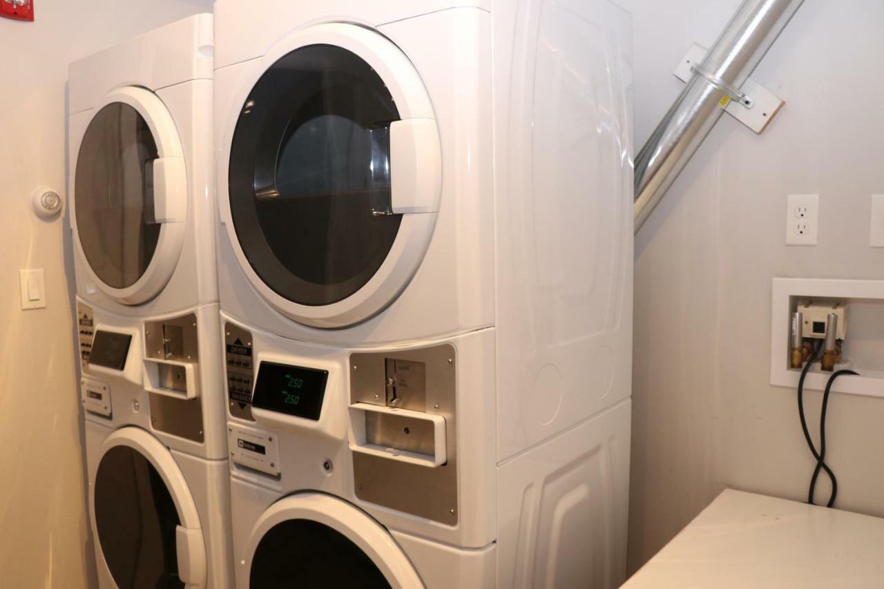 A Stylish Stay W/ A Queen Bed, Heated Floors.. #36 브루클라인 외부 사진