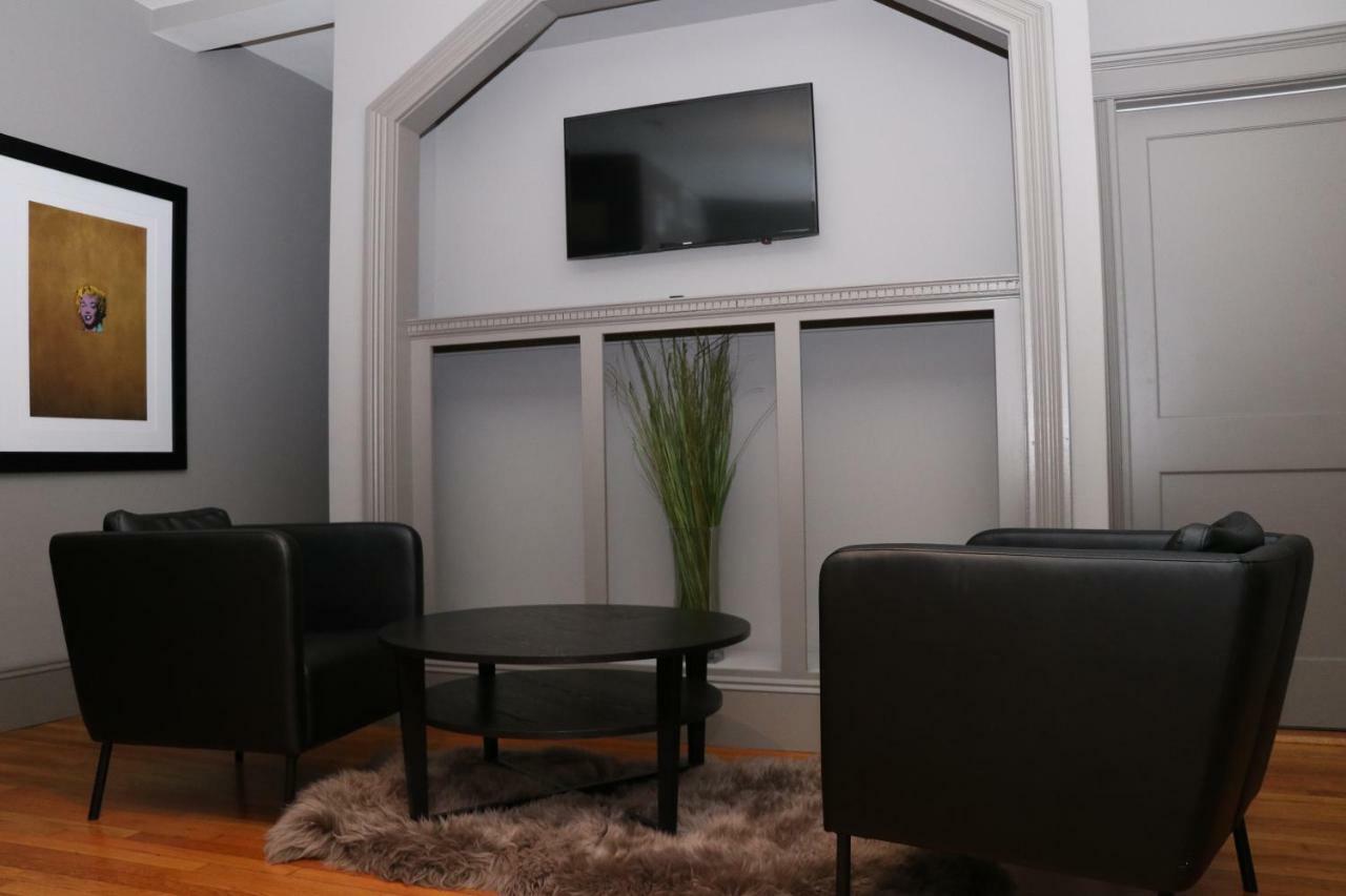 A Stylish Stay W/ A Queen Bed, Heated Floors.. #36 브루클라인 외부 사진